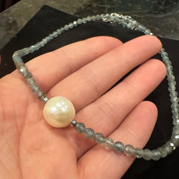 NEW Large Freshwater Pearl and Crystal necklace with 925 sterling silver closure - Picture 8 of 10
